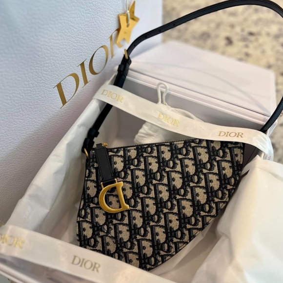 DIOR SADDLE SHOULDER POUCH - Picture 1 of 8